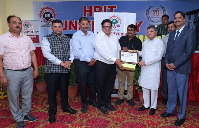 Celebrating Excellence: Shikshak Samman Samaroh at HRIT University