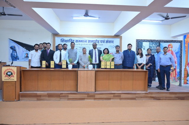EFOS Foundation and Lifelong Learning Pathways proudly hosted Shikshavid Samman at HRIT University